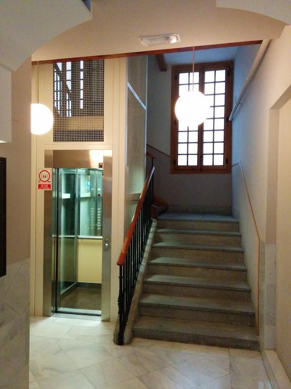 Apartamentos Dana Sol Madrid Kültér fotó